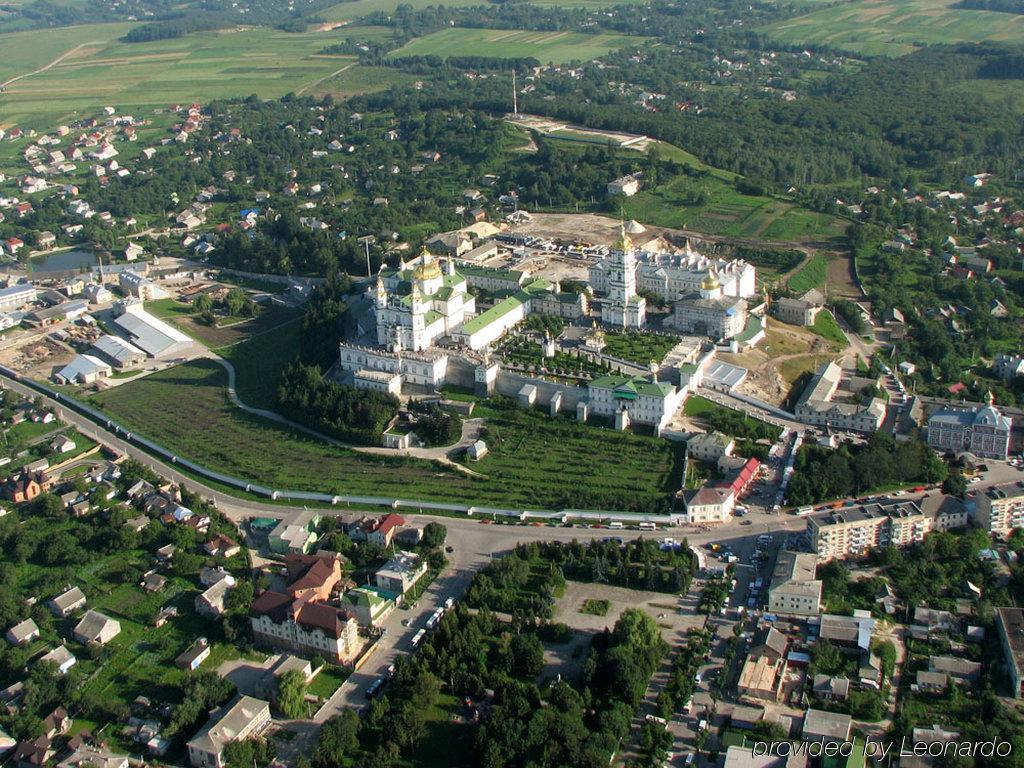 Optima Pochayiv Hotell Potjayiv Exteriör bild