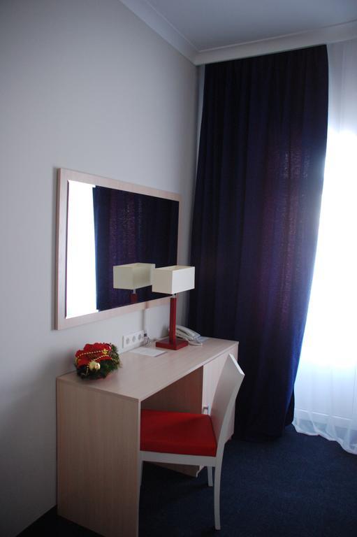Optima Pochayiv Hotell Potjayiv Exteriör bild