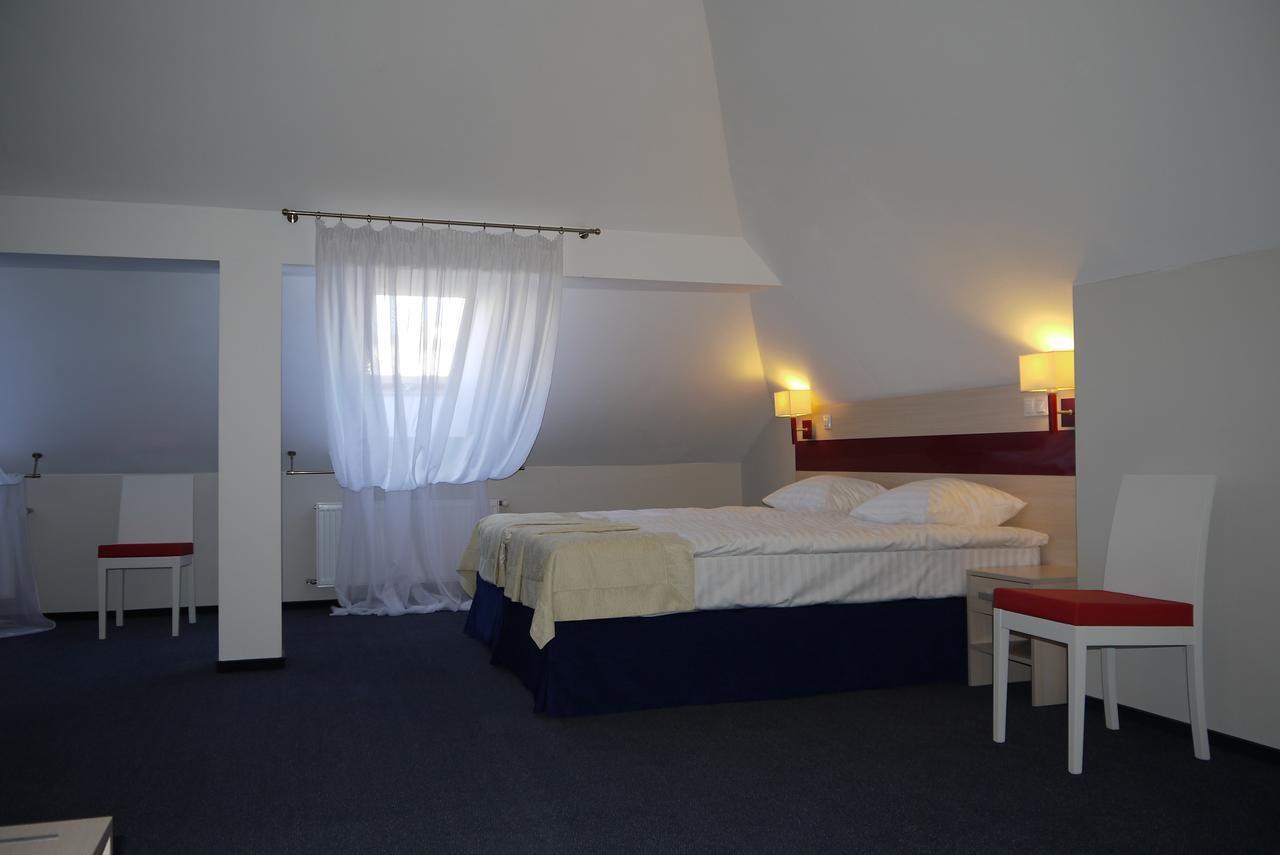 Optima Pochayiv Hotell Potjayiv Exteriör bild