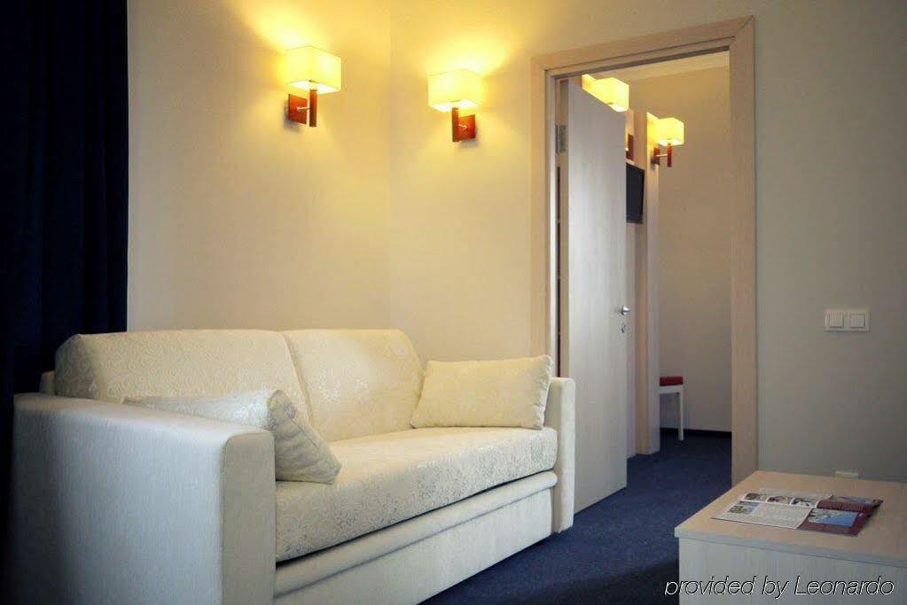 Optima Pochayiv Hotell Potjayiv Exteriör bild